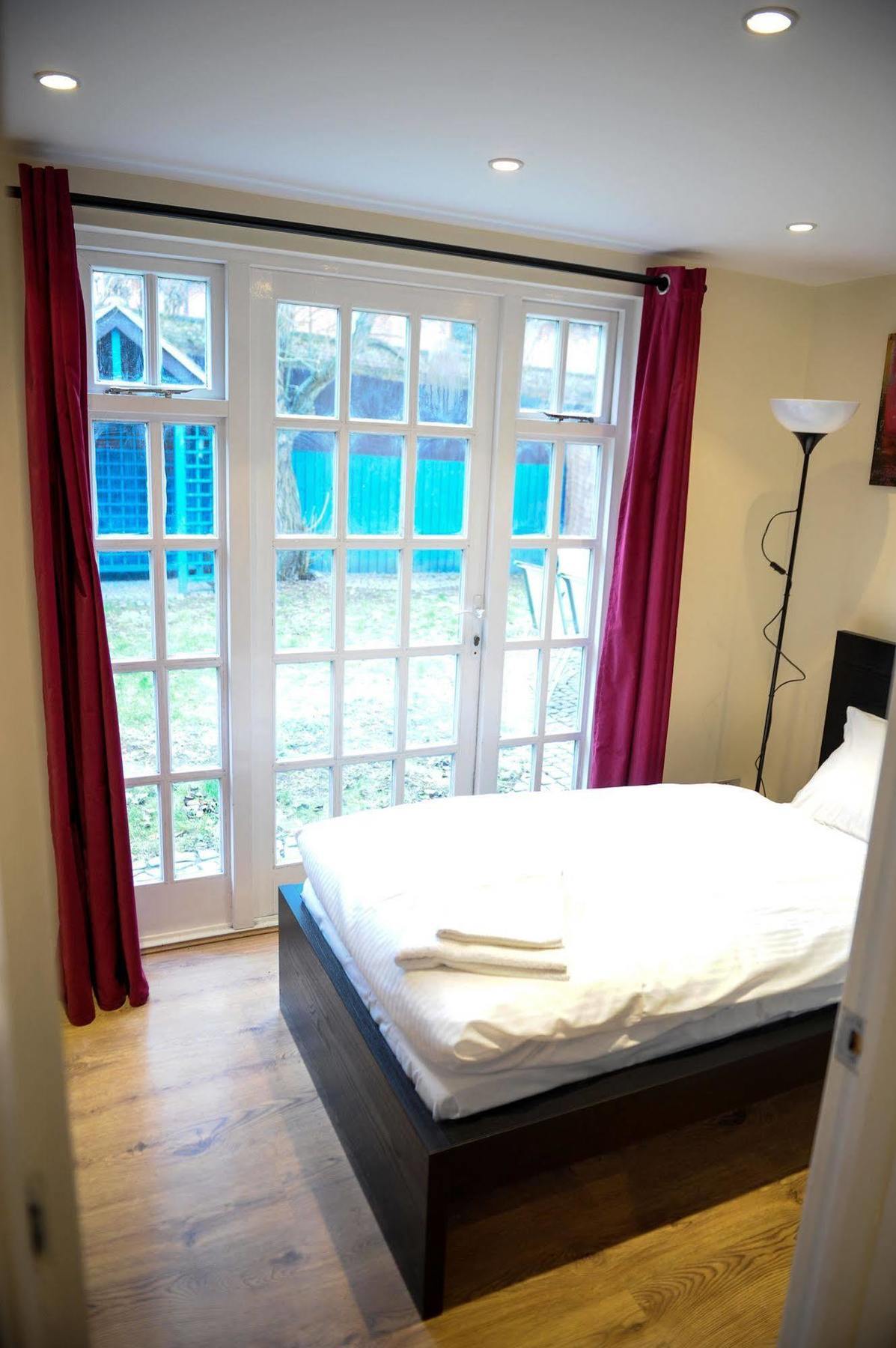 The Greyhound Cottage Chigwell Buitenkant foto