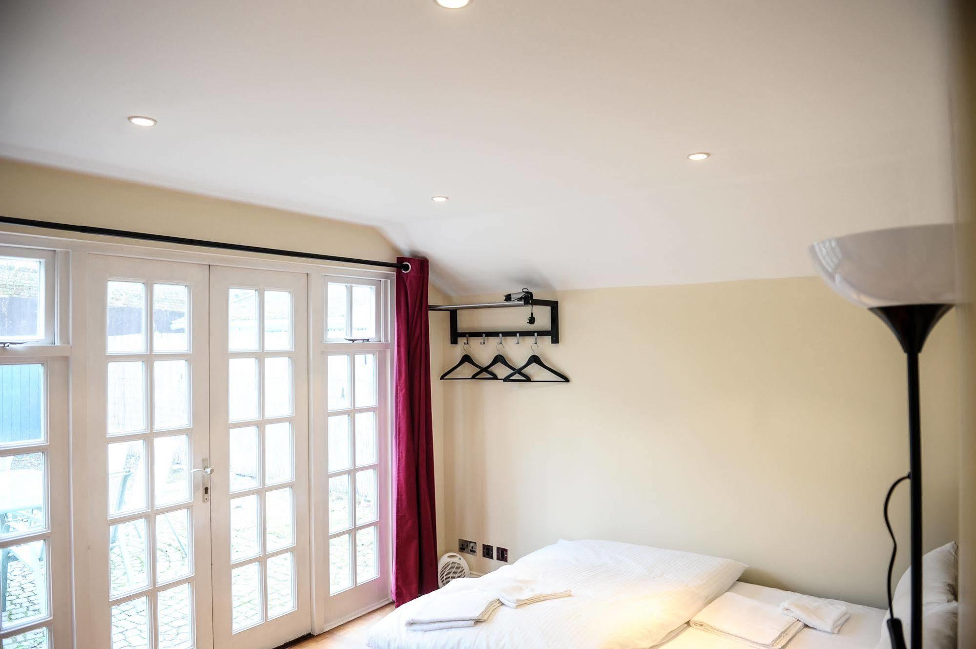 The Greyhound Cottage Chigwell Buitenkant foto